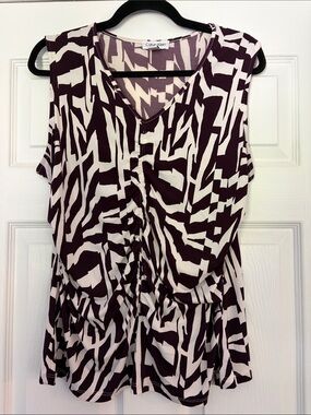 Calvin Klein Sleeveless Plum and White Abstract Ruched Front Top